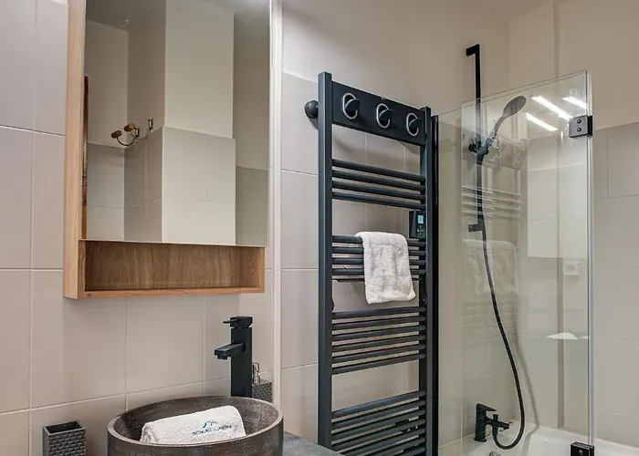 Apartment Grand Payot, Alpes Agency, Central Chamonix, Sleeps 2 To 4