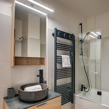 Grand Payot, Alpes Travel, Sleeps 2 To 4